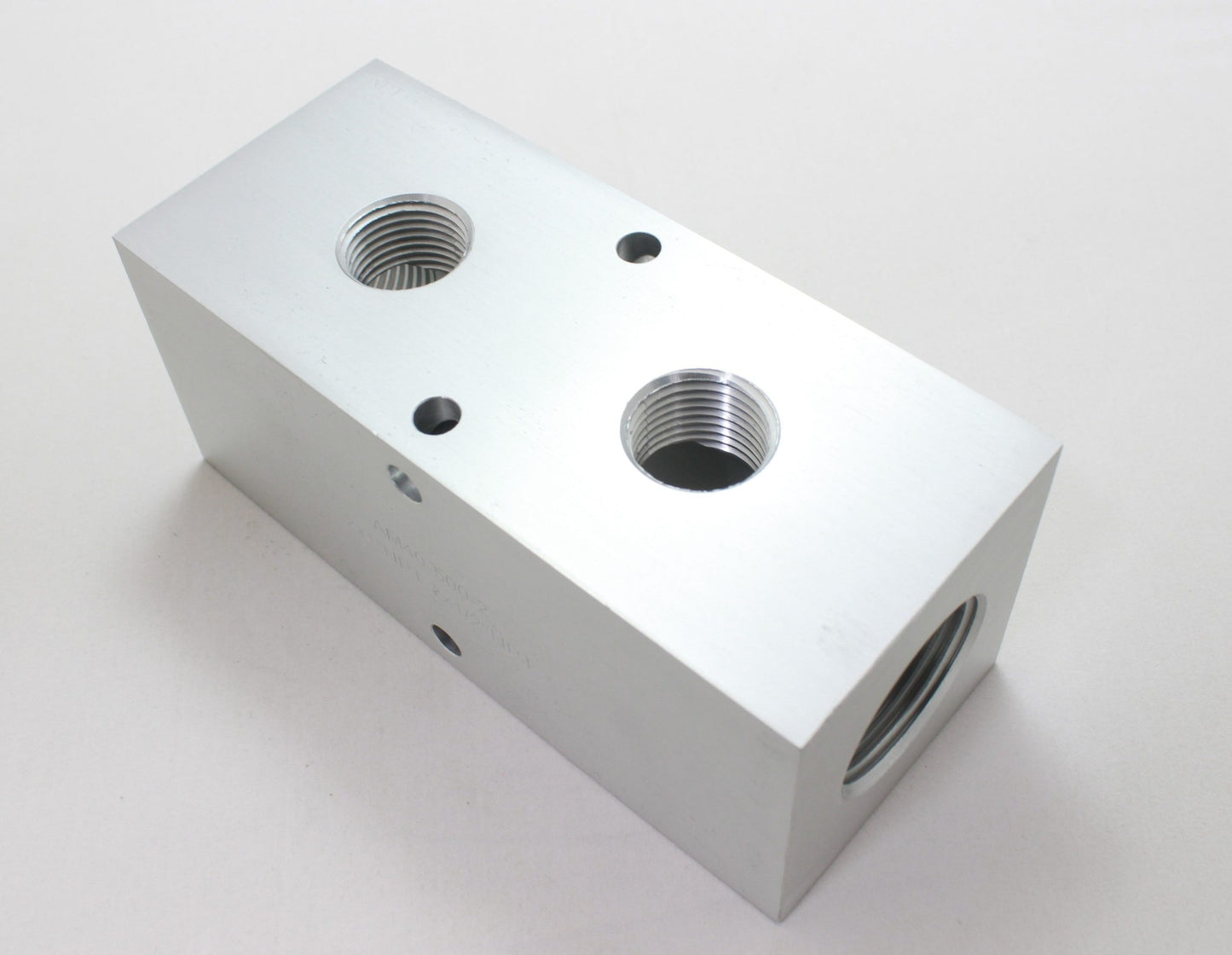 Manifold 2 x 1" NPT IN - 2 x 1/2" NPT Out (2.25"Center to Centre)