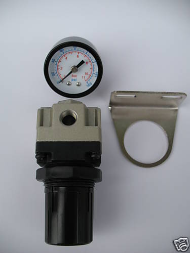 Air Regulator 1/8" NPT, 550 L/min c/w Bracket & 60 psi Gauge