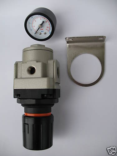 Air Regulator 1/4" NPT, 2500 L/min c/w Bracket & 60 psi Gauge